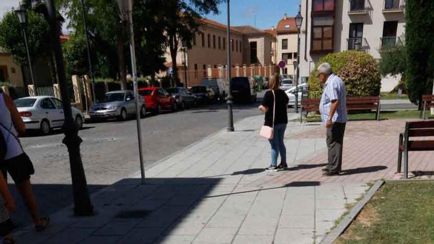 La suciedad de los solares &quot;provoca&quot; la aparición de ratas en la plaza de Santa Lucía