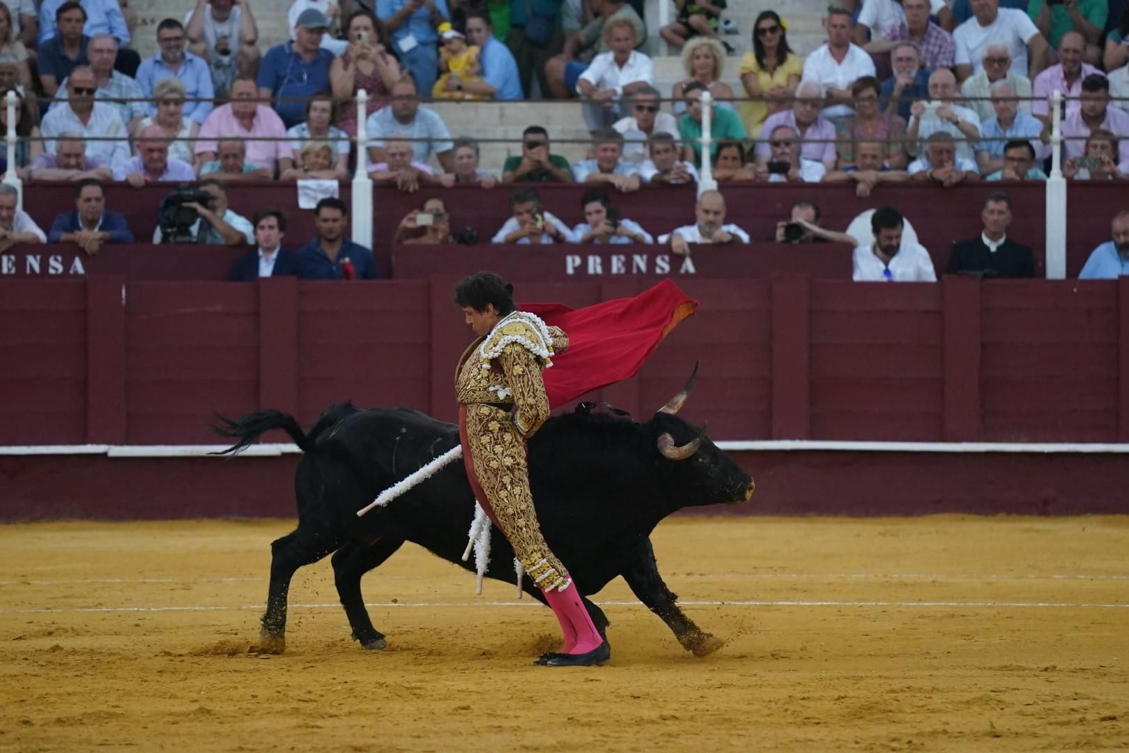 Toros en la Feria I Sexta corrida de abono y puerta grande de Roca Rey