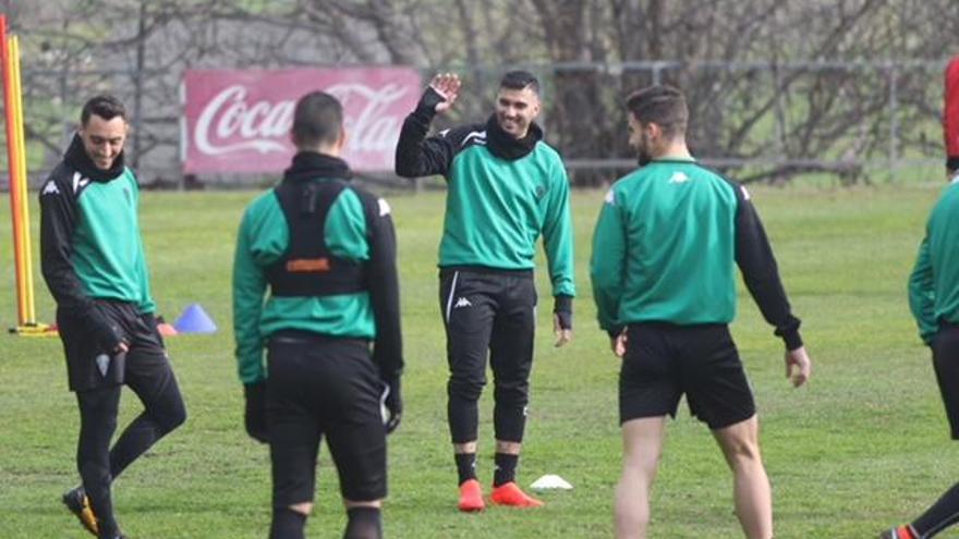 Los nuevos refuerzos atraen gran expectación en el entrenamiento del miércoles