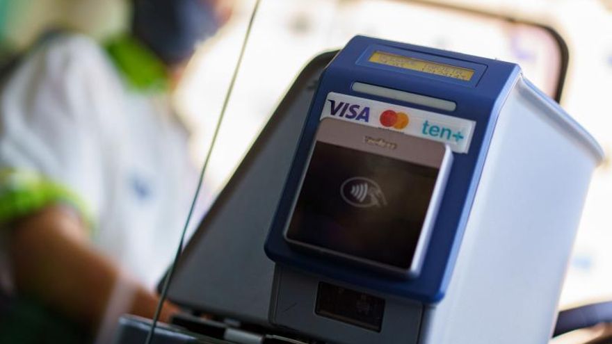 Titsa registers 35,000 travelers the first month with a bank card