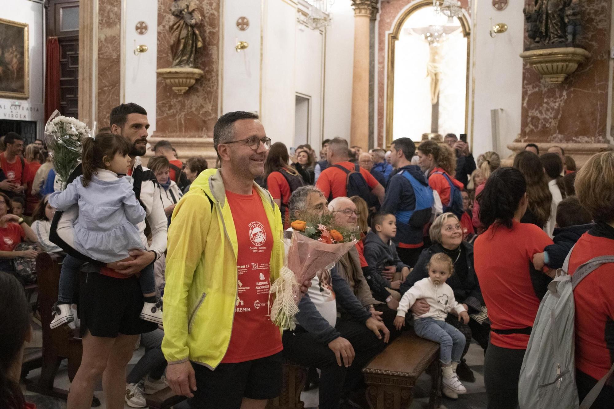 Más de 140 personas peregrinan de Canals a València