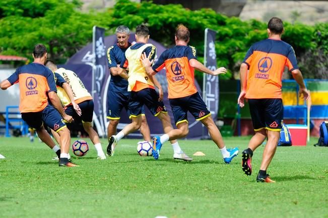 Entrenamienro de la UD Las Palmas previo a la ...