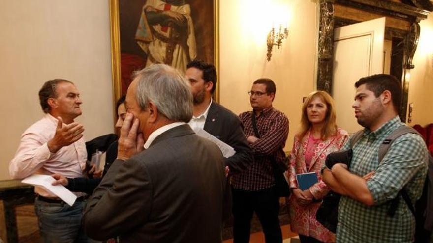 Tensión en el pleno del Ayuntamiento de Oviedo