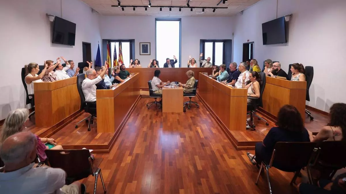 PP y Vox aprueban habilitar más suelo para vivienda: "Es un pelotazo urbanístico camuflado", denuncia la izquierda
