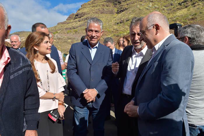 Apertura del primer tramo de la carretera de La ...