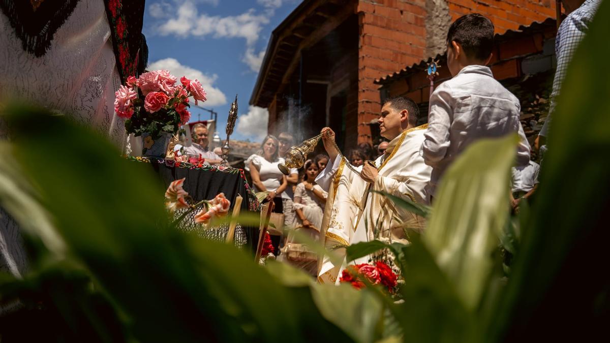 GALERÍA | Bercianos de Aliste revive con profunda devoción el Corpus Christi