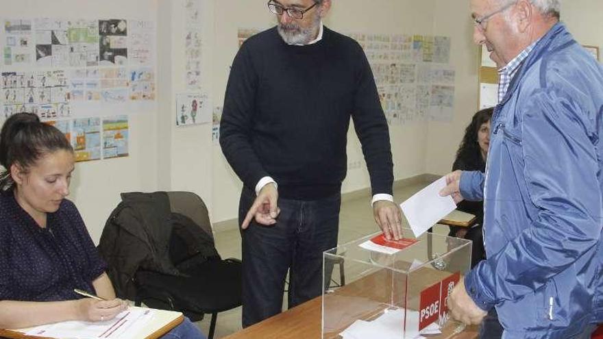 Mesa electoral del PSOE de Moaña-Bueu // S.A.