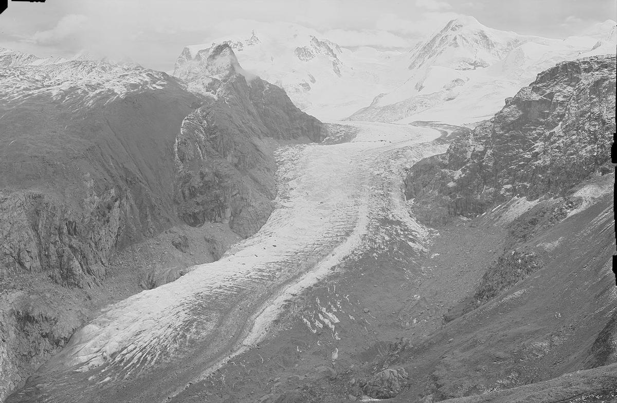 1930 El glaciar Gorner y la zona del Monte Rosa vistos desde Schwarzsee. (Foto  swisstopo y VAW : ETH Zurich)