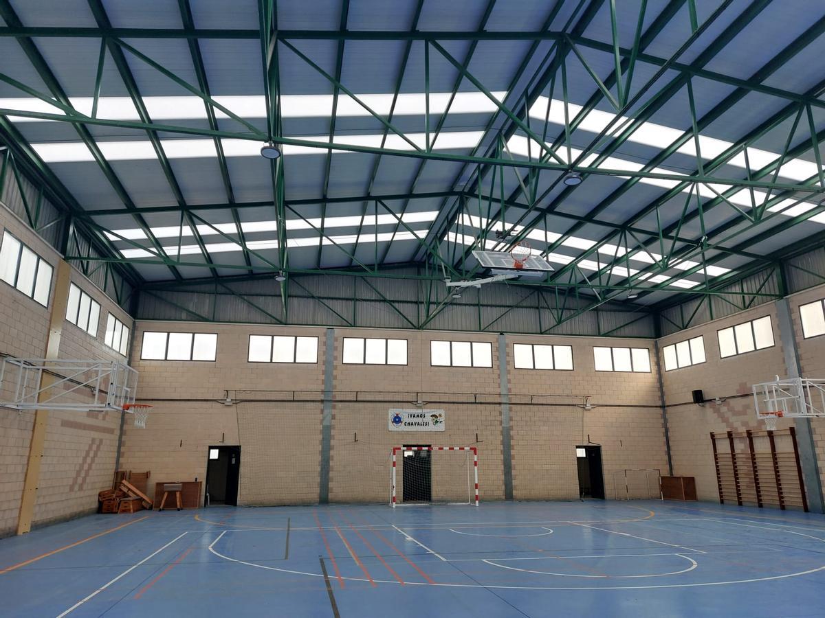 Imagen del polideportivo ya reparado.