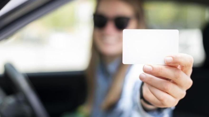 Buenas noticias para los jóvenes de Córdoba: esta es la ayuda para sacarse el carnet de conducir de casi 100€ que podrán solicitar