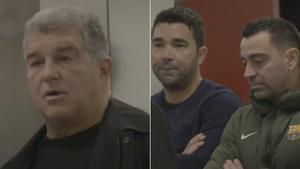 Laporta, Deco y Xavi, en el vestuario del Barça