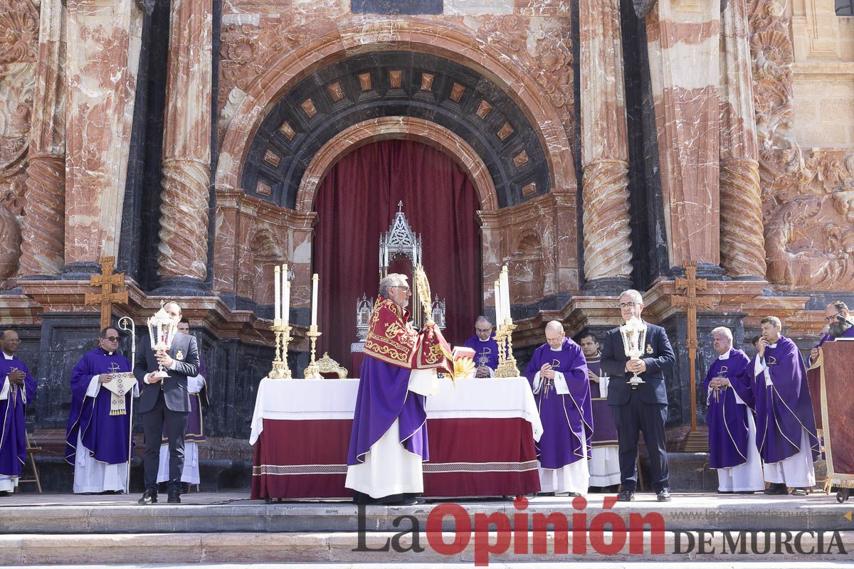 La vicaría de Cartagena, la UCAM, junto a asociaciones y peregrinos de toda España se ponen a los pies de la Vera Cruz