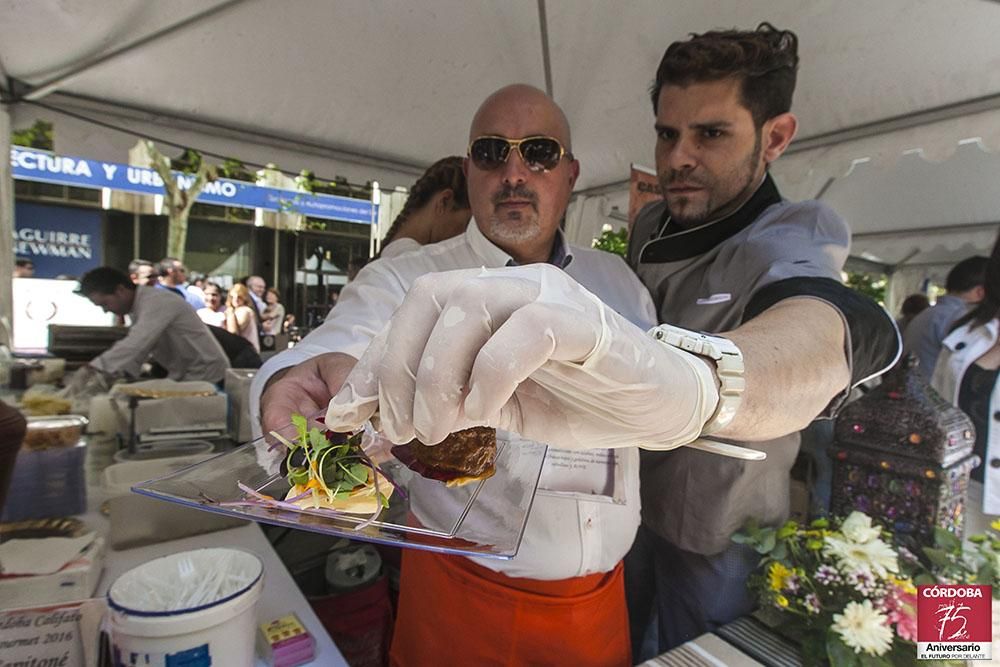 FOTOGALERÍA /Califato Gourmet toma la calle con el concurso de la tapa.