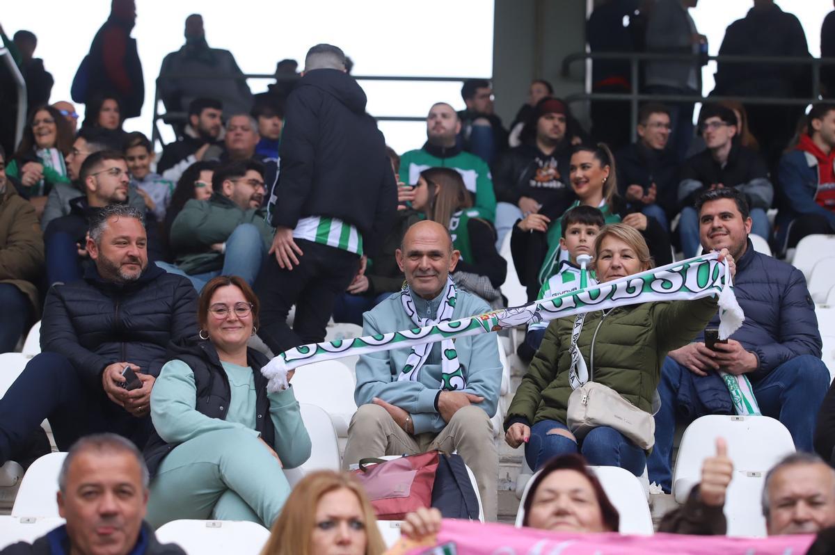 Córdoba CF-Melilla: las imágenes de la afición en El Arcángel