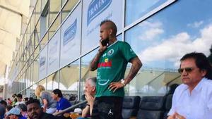 Arturo Vidal anima a su primer equipo en Chile.