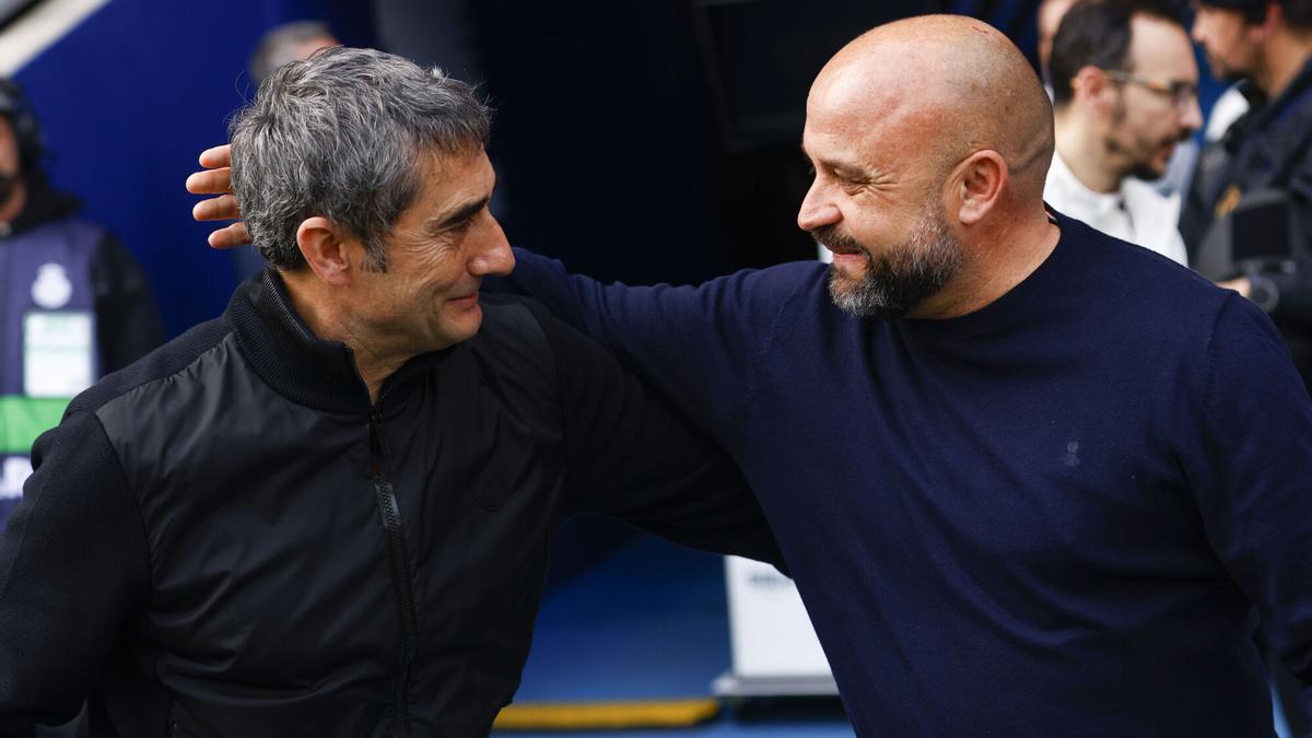 Imagen de archivo del entrenador del Athletic Club Ernesto Valverde (I) y del Espanyol, Manolo González.