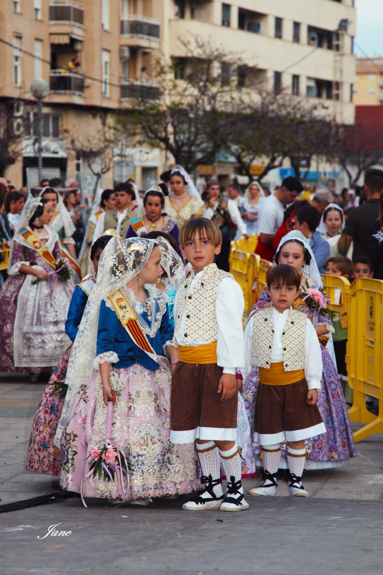 Búscate en la ofrenda y la entrega de premios de las fallas de Oliva