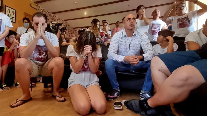 La familia de Adriana Cerezo celebra su medalla de plata desde España