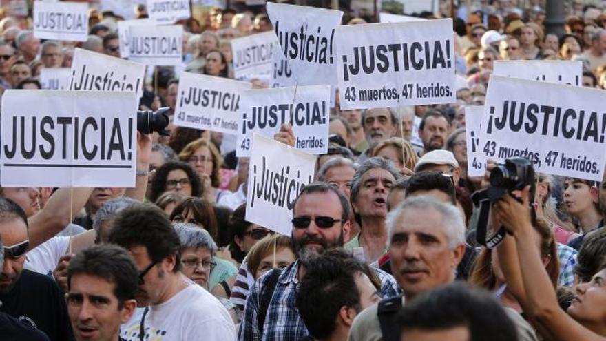 La concentración de homenaje a las víctimas en el séptimo aniversario.