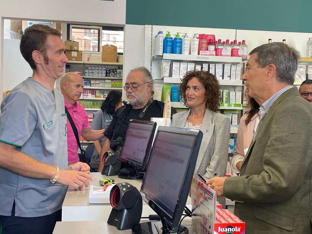 El conseller de Sanitat en su visita a Castellón en septiembre con motivo de la implantación del adiós al cupón precinto.