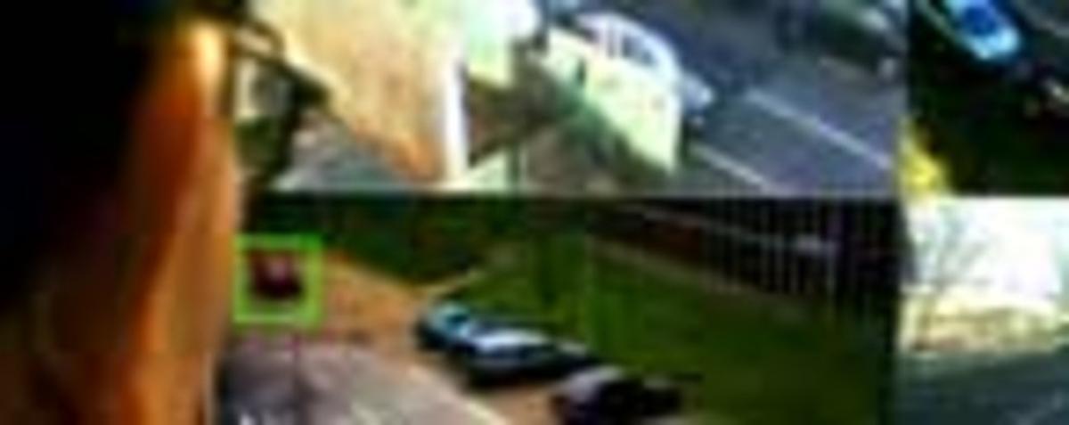 Un investigador treballa sobre el projecte {Hermes}. Un investigador treballa sobre el projecte {Hermes}.