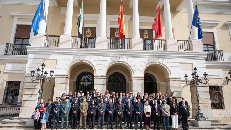 Badajoz iza por primera vez su bandera