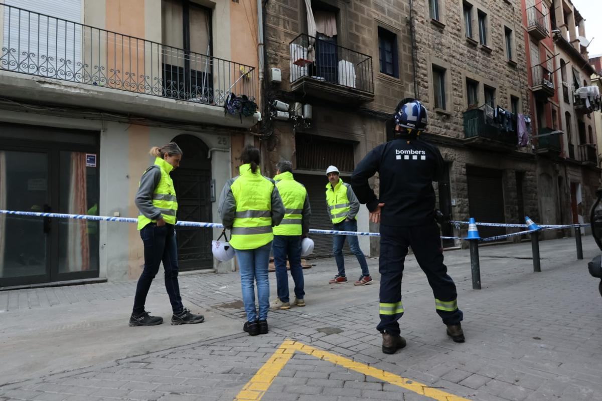 El dia després de l'incendi d'un habitatge del carrer Santa Llúcia de Manresa
