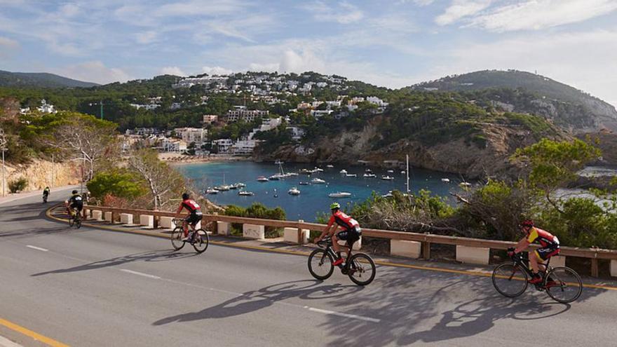 La Vuelta Cicloturista de Ibiza rendirá homenaje al ciclista atropellado: &quot;Es un acto inhumano&quot;