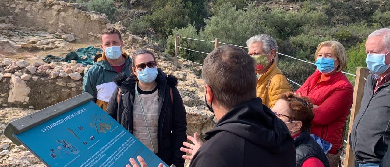 Visita al yacimiento de l&#039;Altet de Palau, en la Font de la Figuera.