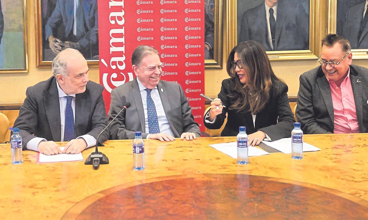 José Manuel Ferreira, Alfredo Canteli, Catalina y Chris Lipscomb