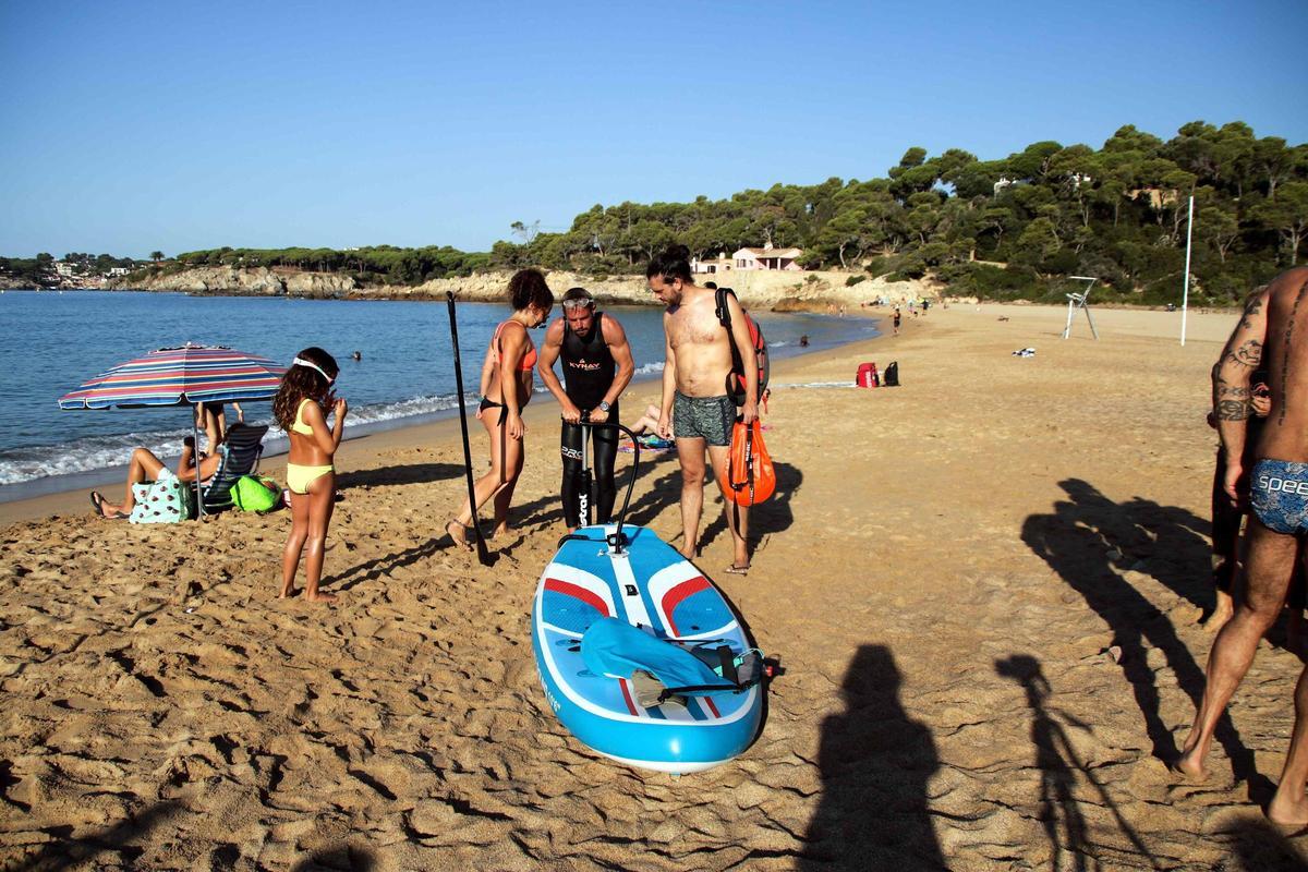 Les imatges de la nedada per reclamar més protecció pels nedadors de la Costa Brava Les imatges de la nedada per reclamar més protecció pels nedadors de la Costa Brava