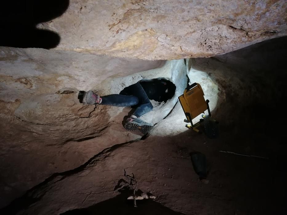 Un grupo de arqueólogos investiga la Edad del Bronce en Formentera