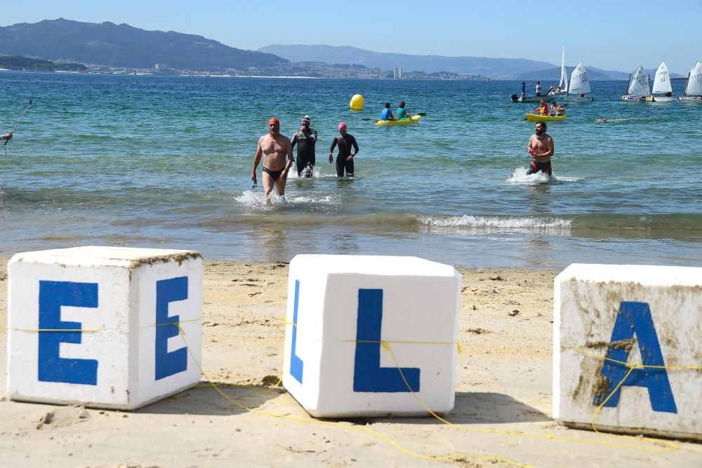 Marea naranja contra el ELA en Cangas