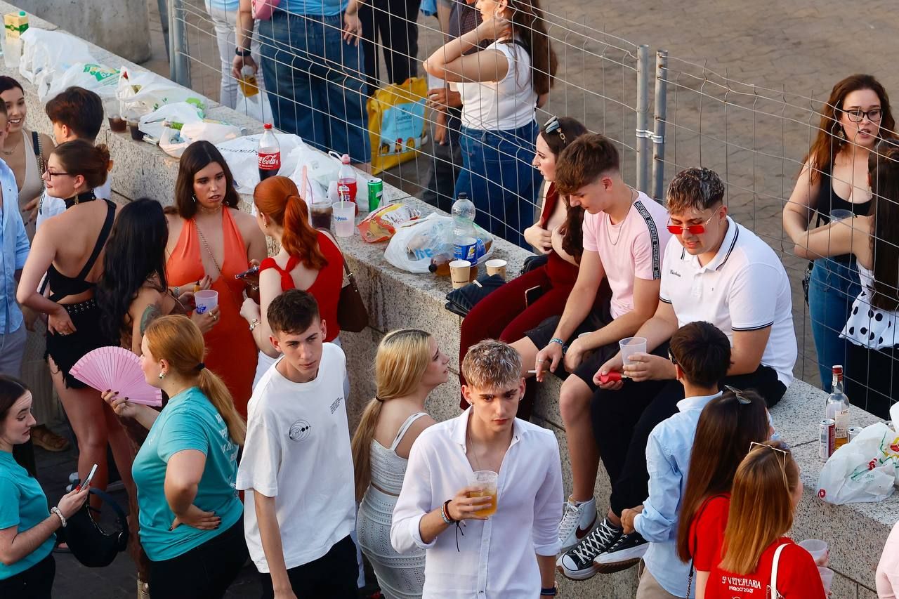 Botellón multitudinario en el miércoles de Feria