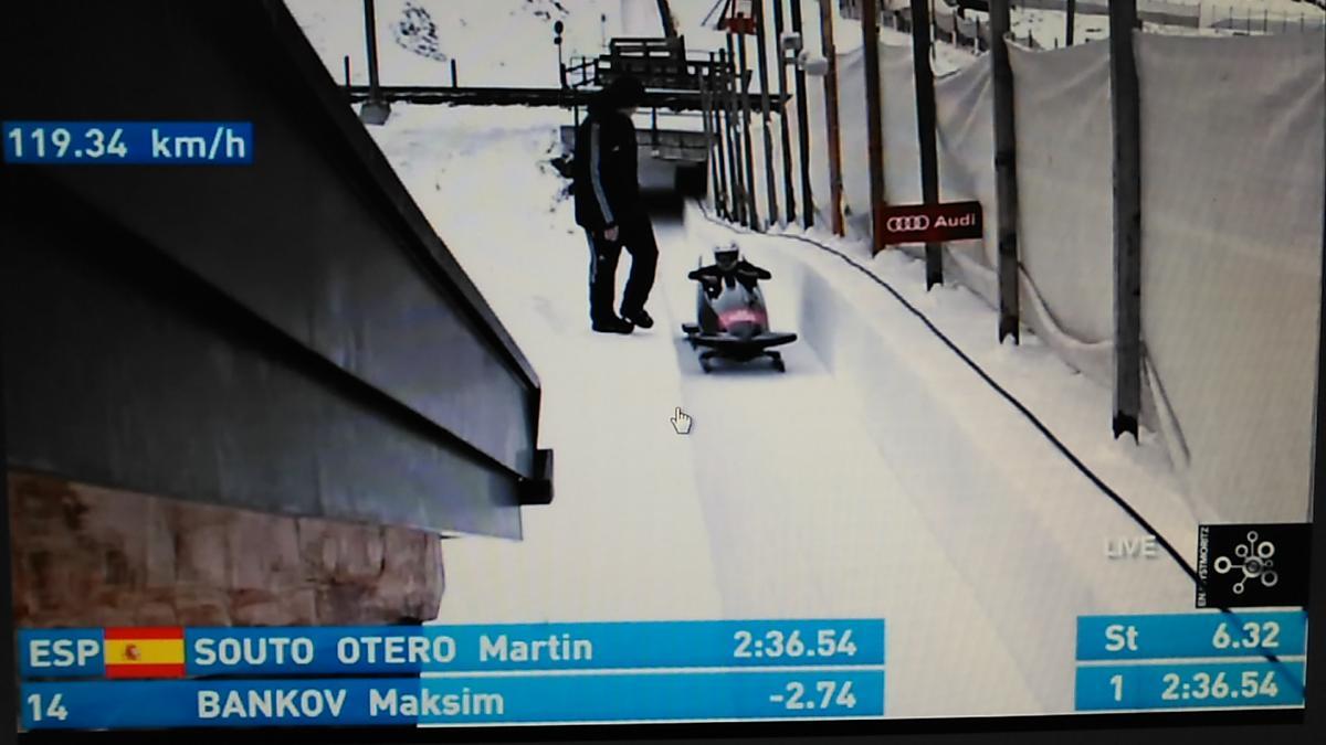 Una captura del vídeo de la bajada de ayer del piloto de Bueu, Martín Souto, en la pista suiza de Saint Moritz.