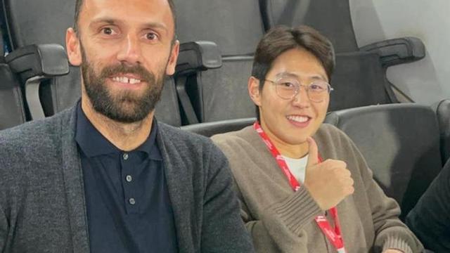 Kang in Lee, junto a Muriqi, acudió al partido ante el Cádiz en Son Moix este curso para animar al equipo.
