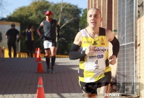 Cristina González bate su récord nacional en Valencia con 73,3 km