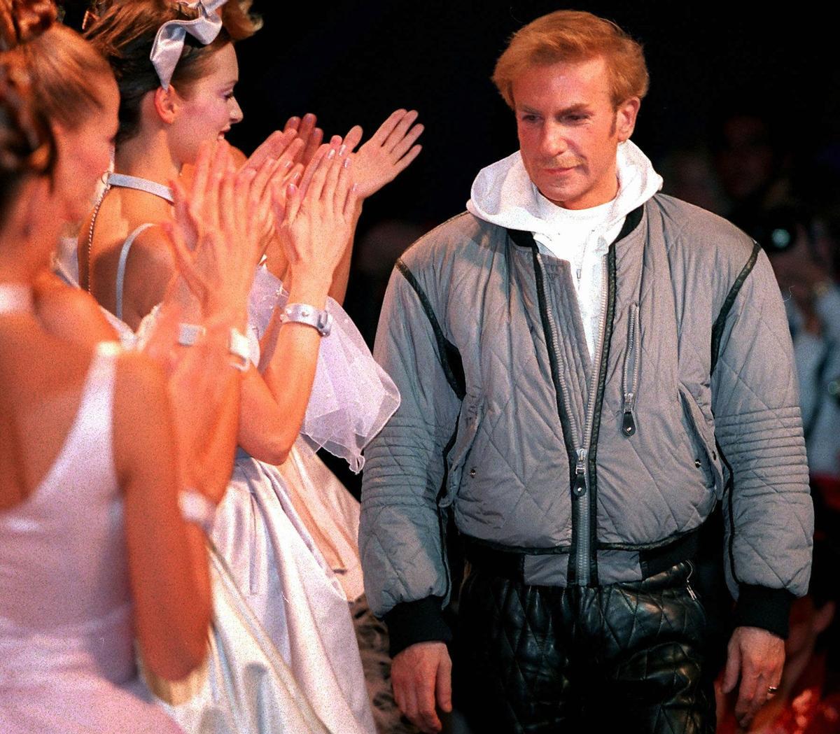 Muere el modisto francés Claude Montana, diseñador clave de los 80 - El  Periódico