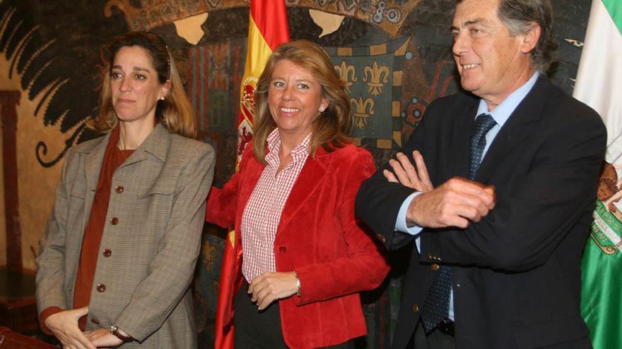 Alba Echevarría, Ángeles Muñoz y Juan Carlos Fernández-Rañada.