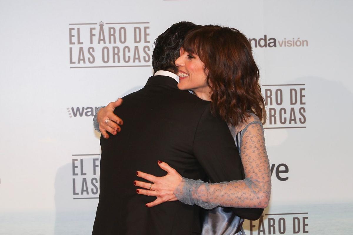 Estreno de 'El faro de las orcas': el cariño de Maribel Verdú y Joaquin Furriel