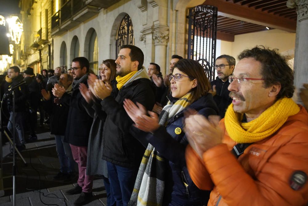 Manifestació a Girona en contra de la decisió de la JEC d'inhabilitar Torra