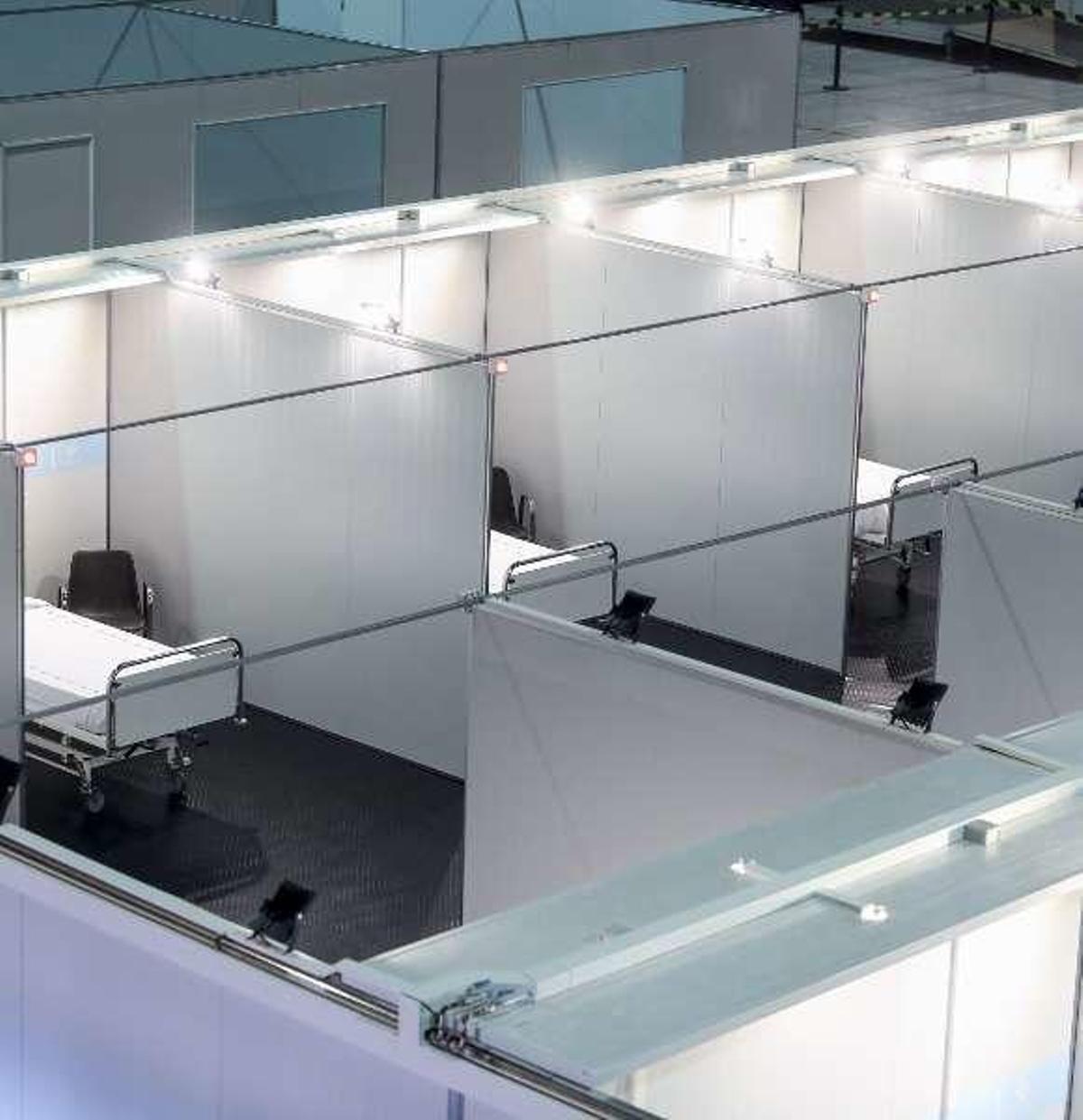 Hospital instalado en un pabellón de la Feria de Muestras de Gijón.