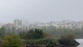 Mérida comienza el día cubierta de niebla y después se tuesta al sol