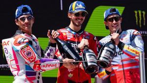 Jorge Martin, Pecco Bagnaia y Marc Marquez, en el podio del Circuit de Barcelona-Catalunya
