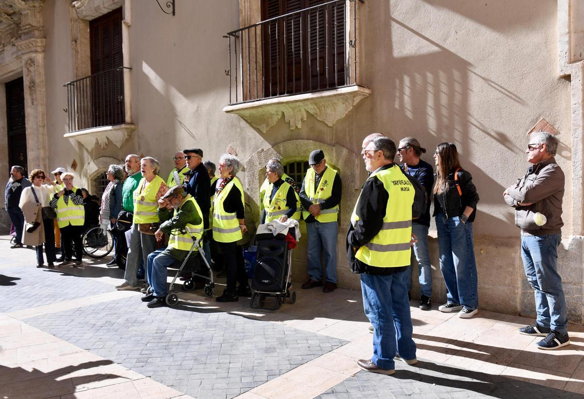 Un momento de la concentración en la Plaza Fontes de Murcia este sábado.