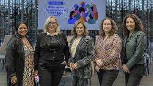 En la foto de izquierda a derecha Asha Miro, Mercedes Rodés, Nuria Prat, Miriam Castillo y Samantha Gásquez.