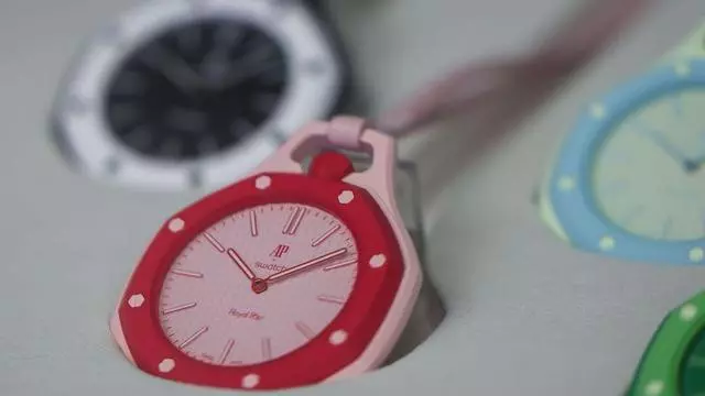 Acampadas por el Swatch x Audemars Piguet en Barcelona