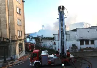 El derribo de la nave quemada de Ciudad Naranco se retrasa un mes