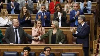 El PP interrumpe la intervención de Sánchez en el Congreso para ovacionar a Mari Mar Blanco