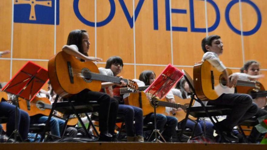 Las rondallas escolares sonaron a lo grande en el Auditorio